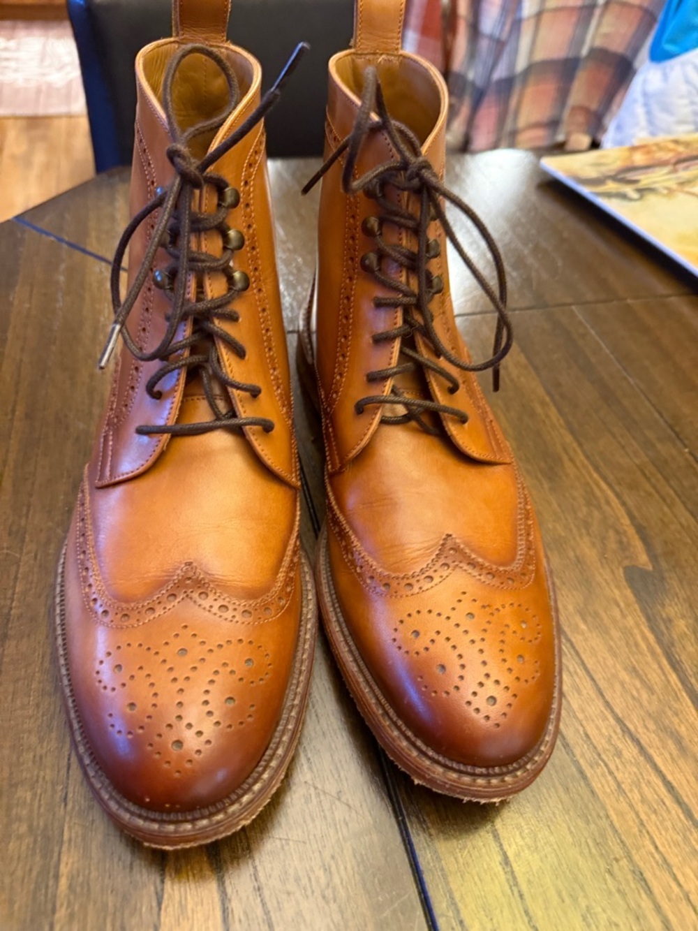 Men's Taft handmade in Spain Leather Wingtip Lace-Up Boots in Tan - size 42